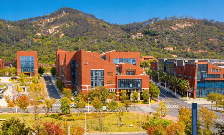 terracotta louvers and ceramic facade elements in office campus